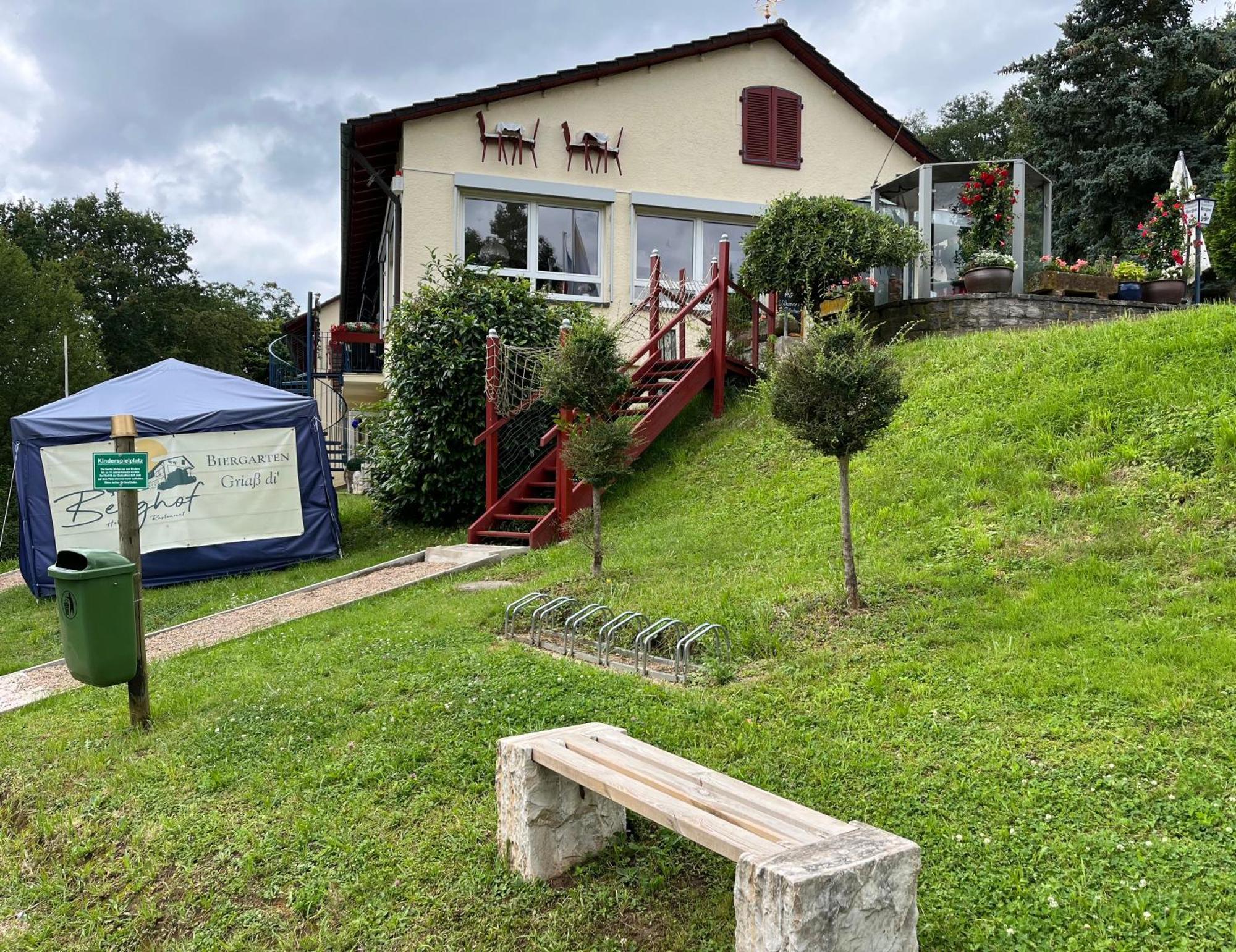 Hotel-Restaurant Berghof Johannesberg Buitenkant foto